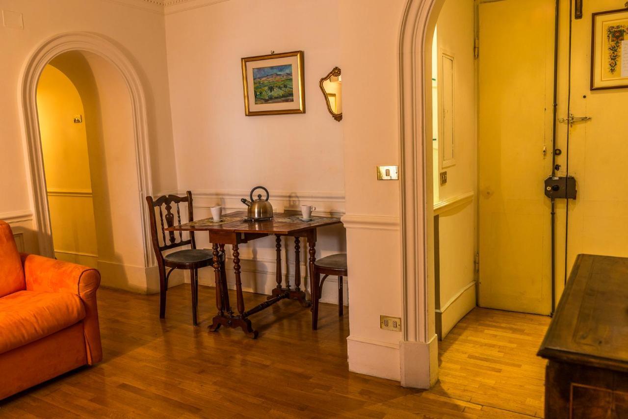 ローマ マルティナ ハウス Bed & Breakfast エクステリア 写真